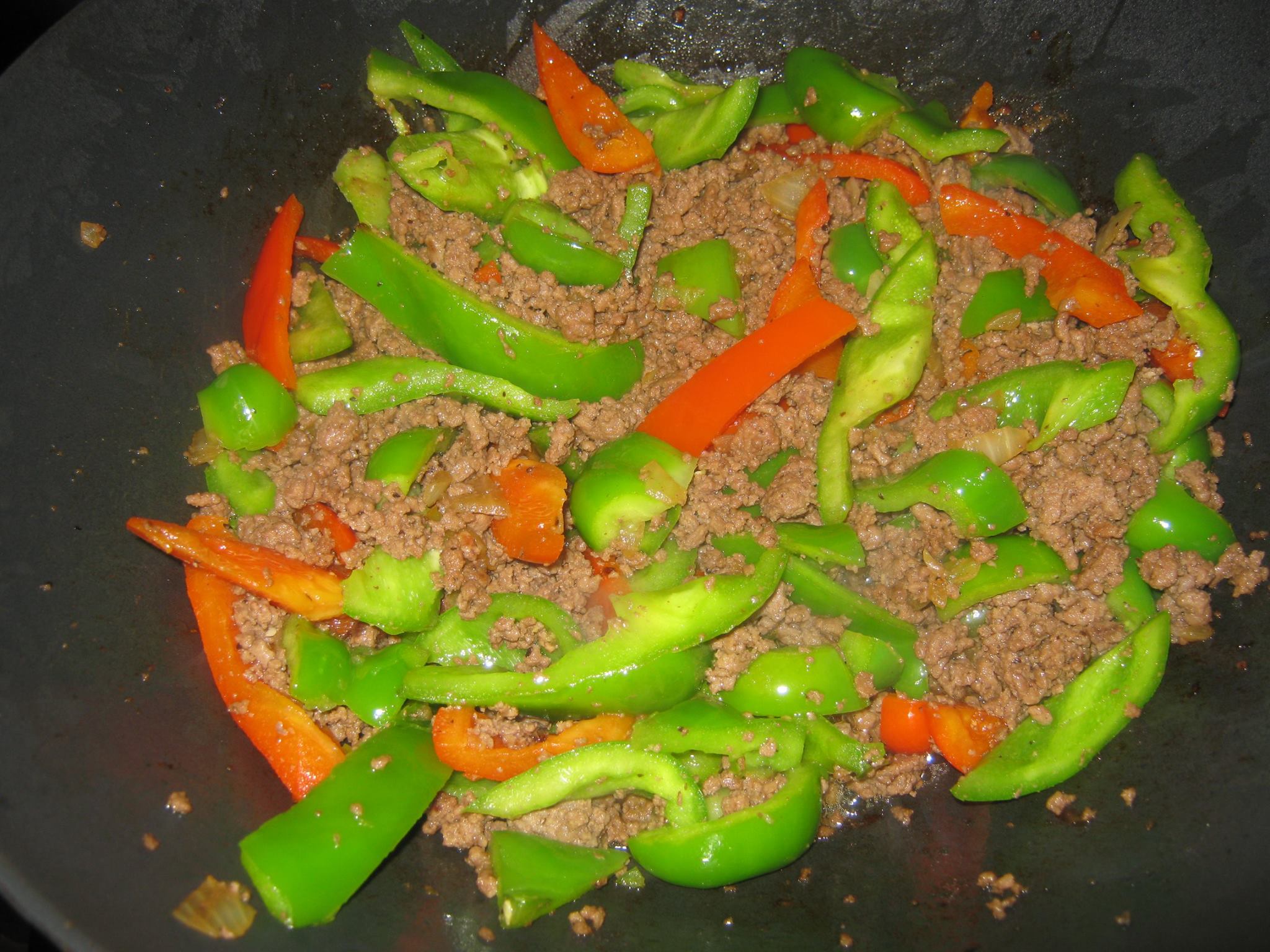 Mixed bell peppers and cooked ground beef