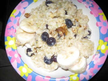Brown rice cereal with nuts and blueberries