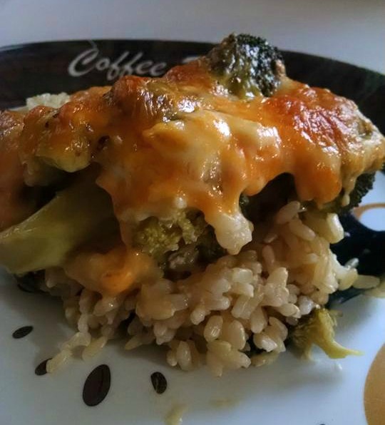 A plate of healthy chicken casserole with broccoli